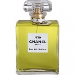 N°19 (Eau de Parfum) by Chanel